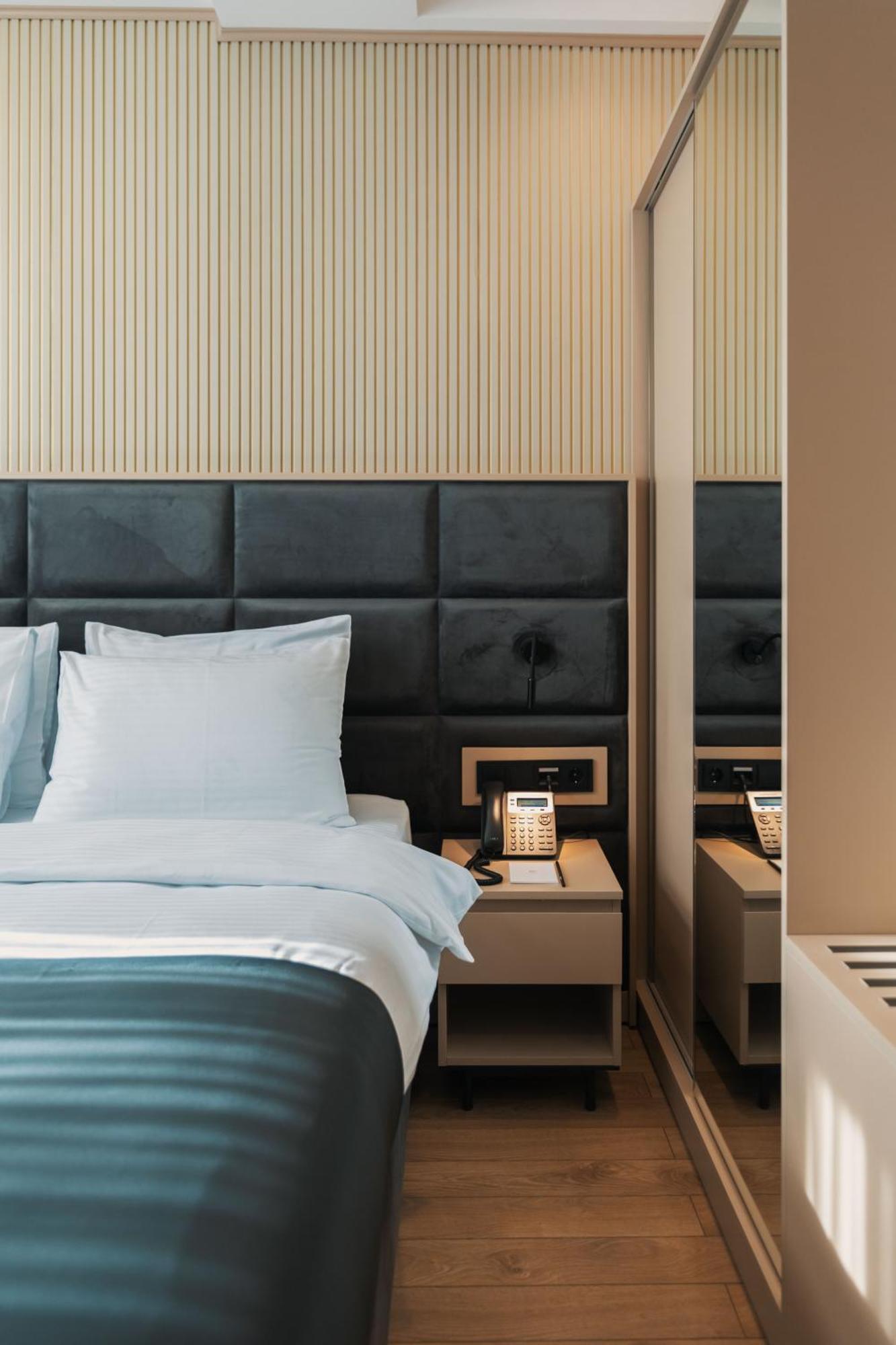 Hotel Monday By Dnt Group 第比利斯 外观 照片
